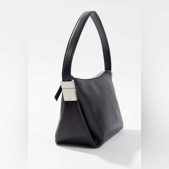 [SOLD] OSOI Bean Shoulder Bag - Picture 9 of 11